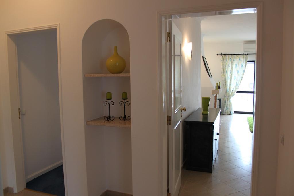 Alto Club Apartments Алвор Стая снимка